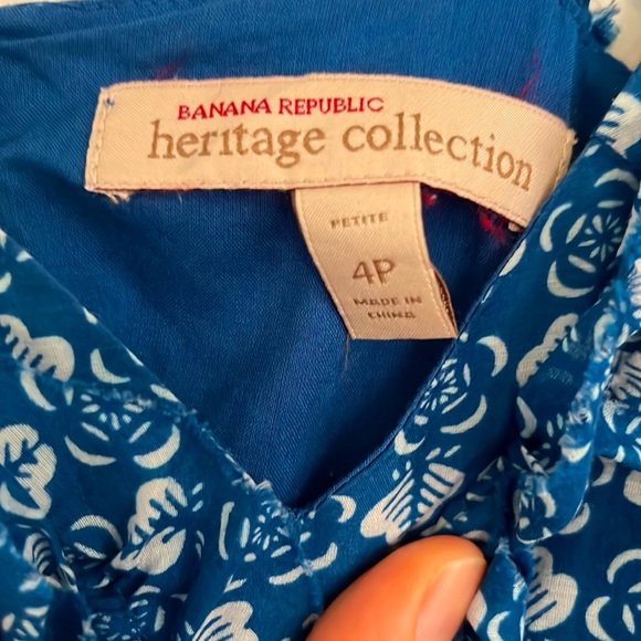 Banana republic heritage collection cocktail tea dress. Size 4P. Blue and white. - Picture 5 of 5